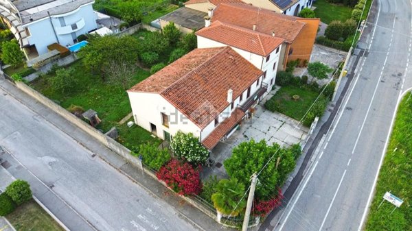 casa indipendente in vendita a Tombolo