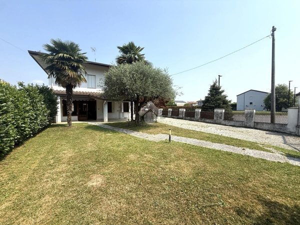 casa indipendente in vendita a Tombolo