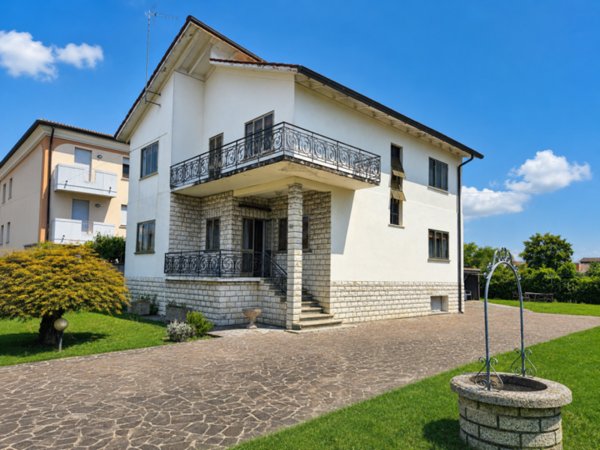casa indipendente in vendita a Tombolo