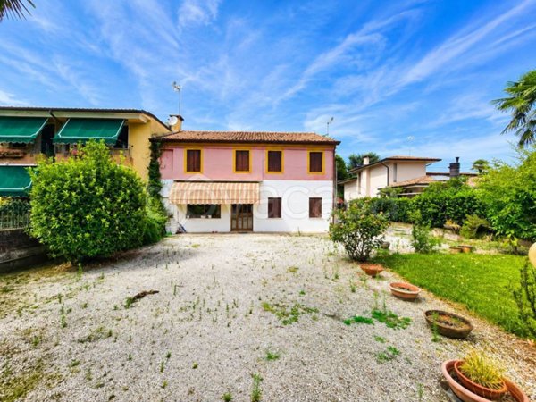 casa indipendente in vendita a Tombolo