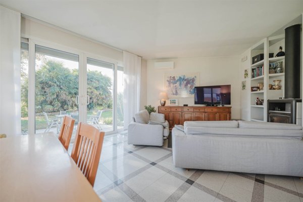 casa indipendente in vendita a Tombolo