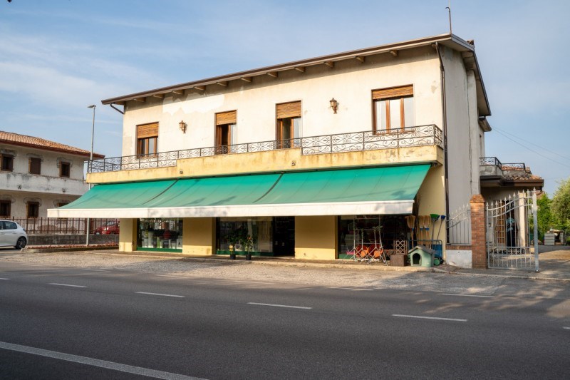 casa indipendente in vendita a Torreglia