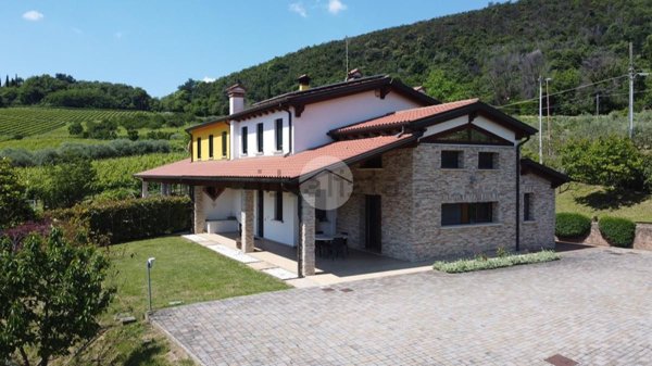casa indipendente in vendita a Torreglia