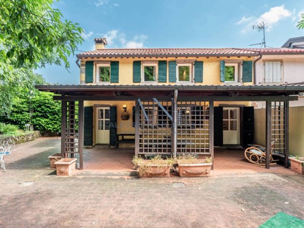 casa indipendente in vendita a Torreglia