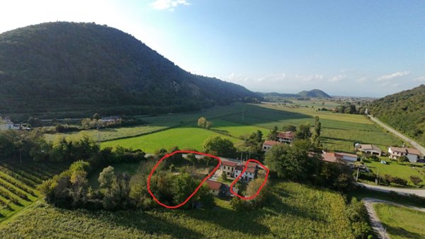 casa indipendente in vendita a Torreglia in zona Luvigliano