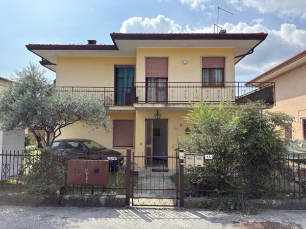 casa indipendente in vendita a Torreglia