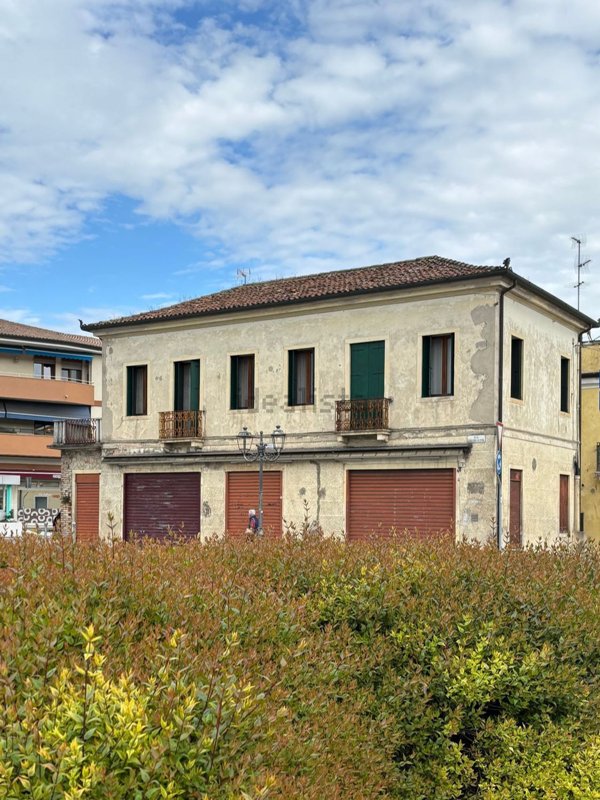 casa indipendente in vendita a Torreglia