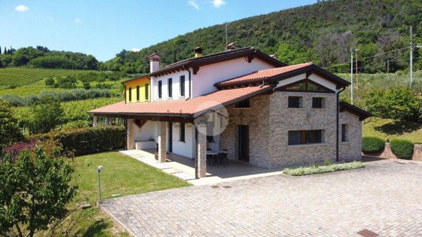 casa indipendente in vendita a Torreglia