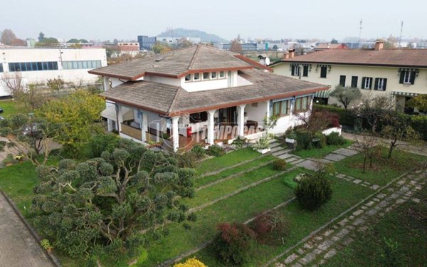 casa indipendente in vendita a Torreglia