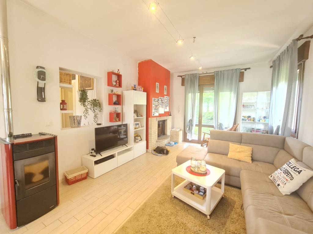 casa indipendente in vendita a Torreglia in zona Luvigliano