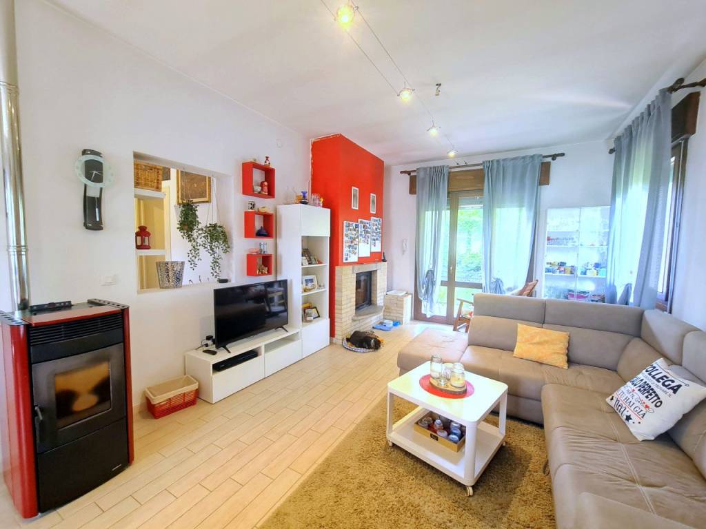 casa indipendente in vendita a Torreglia in zona Luvigliano