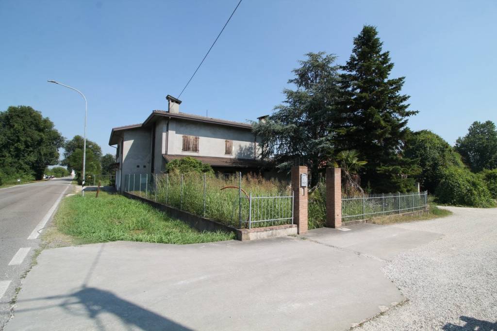 casa indipendente in vendita a Torreglia