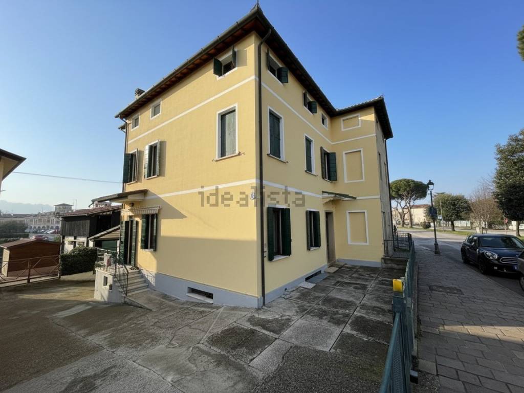 casa indipendente in vendita a Torreglia