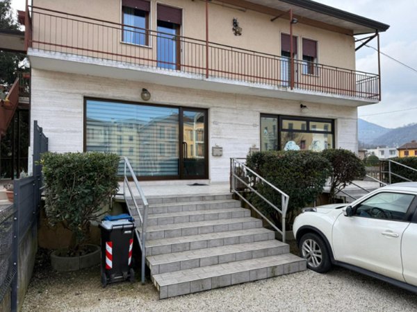 negozio in vendita a Torreglia