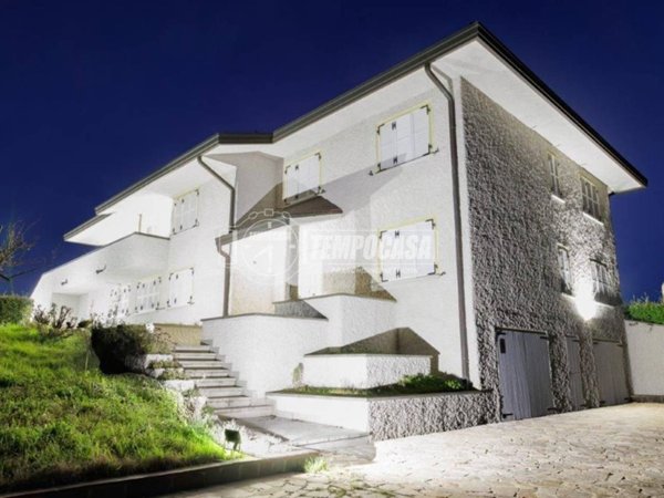 casa indipendente in vendita a Torreglia