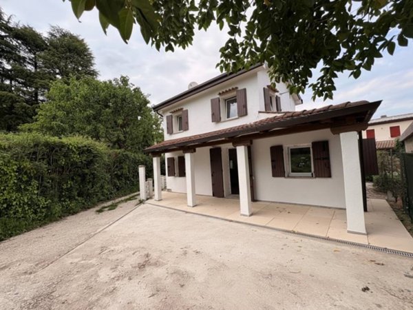 casa indipendente in vendita a Torreglia
