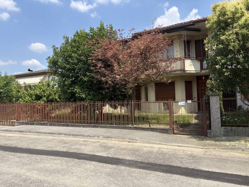 appartamento in vendita a Torreglia in zona Luvigliano