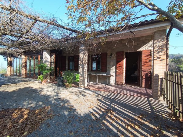 casa indipendente in vendita a Torreglia in zona Luvigliano