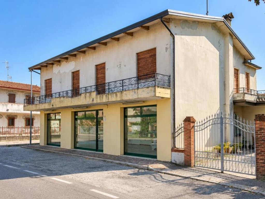 casa indipendente in vendita a Torreglia in zona Luvigliano