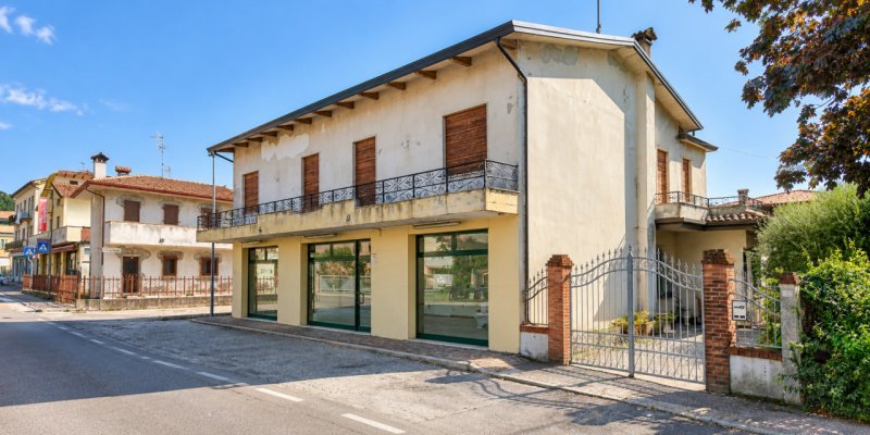 casa indipendente in vendita a Torreglia in zona Luvigliano