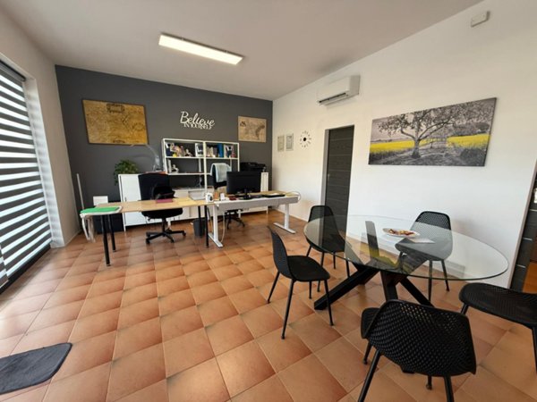 negozio in vendita a Torreglia in zona Luvigliano