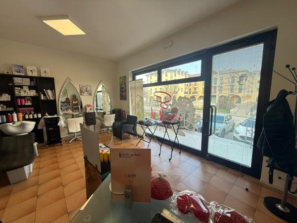 negozio in vendita a Torreglia in zona Luvigliano