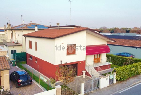 casa indipendente in vendita a Trebaseleghe
