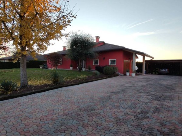 casa indipendente in vendita a Trebaseleghe