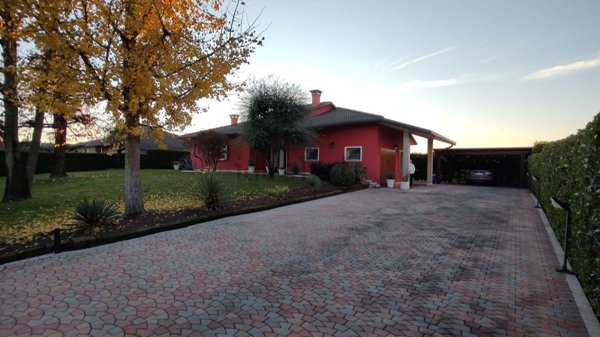 casa indipendente in vendita a Trebaseleghe