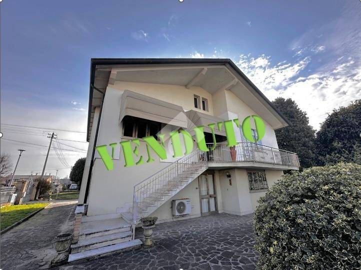 casa indipendente in vendita a Trebaseleghe