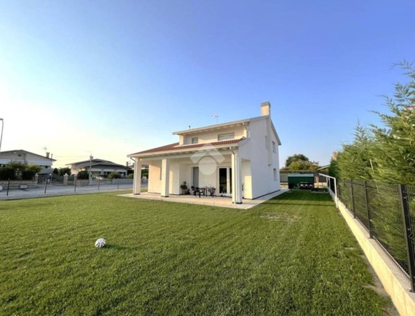 casa indipendente in vendita a Trebaseleghe