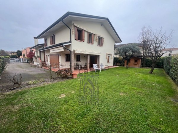 casa indipendente in vendita a Trebaseleghe in zona Silvelle