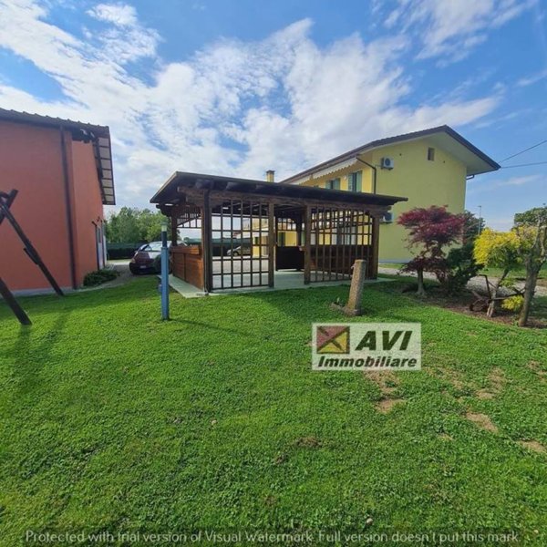 casa indipendente in vendita a Trebaseleghe