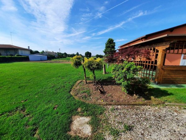 casa indipendente in vendita a Trebaseleghe