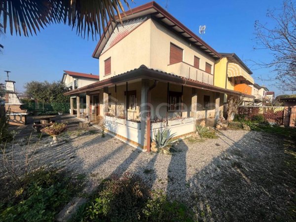 casa indipendente in vendita a Trebaseleghe