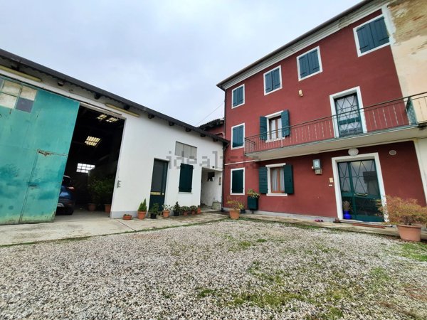 casa indipendente in vendita a Trebaseleghe in zona Silvelle