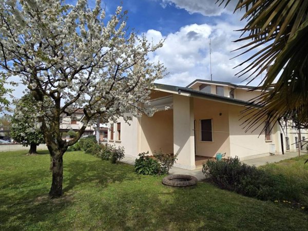 casa indipendente in vendita a Trebaseleghe