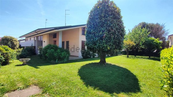 casa indipendente in vendita a Trebaseleghe