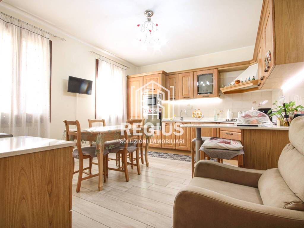 casa indipendente in vendita a Trebaseleghe