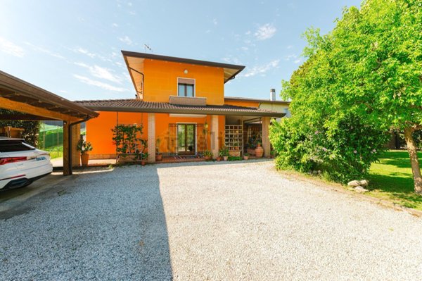 casa indipendente in vendita a Trebaseleghe