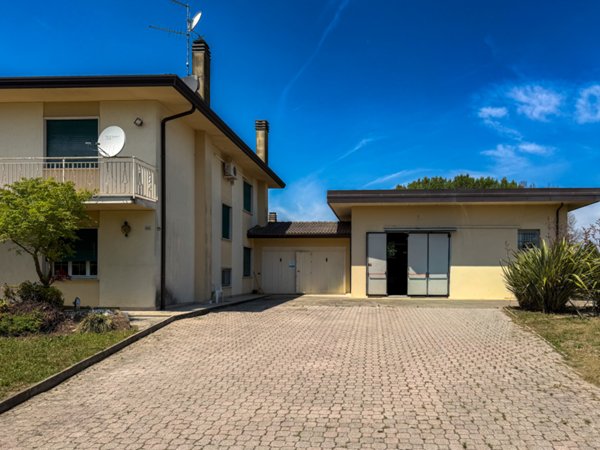 casa indipendente in vendita a Trebaseleghe