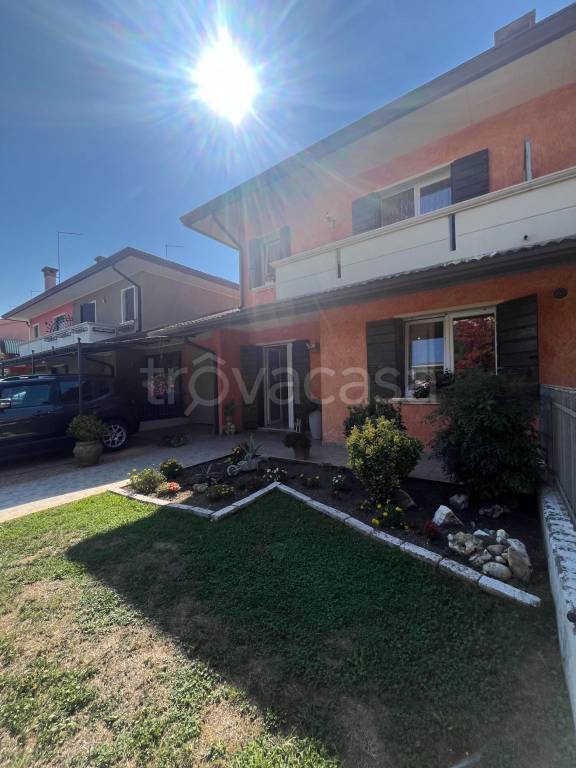 casa indipendente in vendita a Trebaseleghe in zona S.Ambrogio