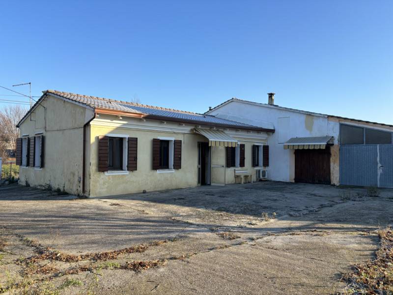 casa indipendente in vendita a Tribano