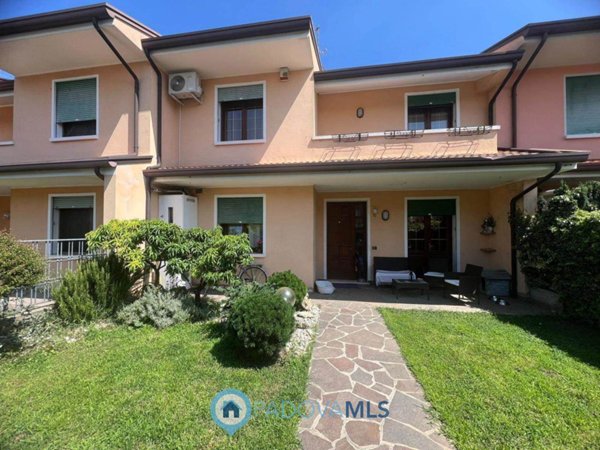 casa indipendente in vendita a Tribano