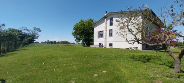 casa indipendente in vendita a Tribano