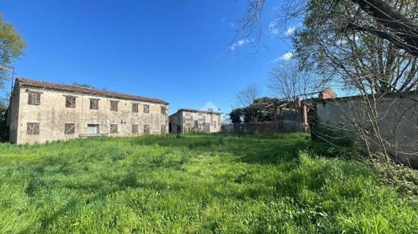 casa indipendente in vendita a Tribano