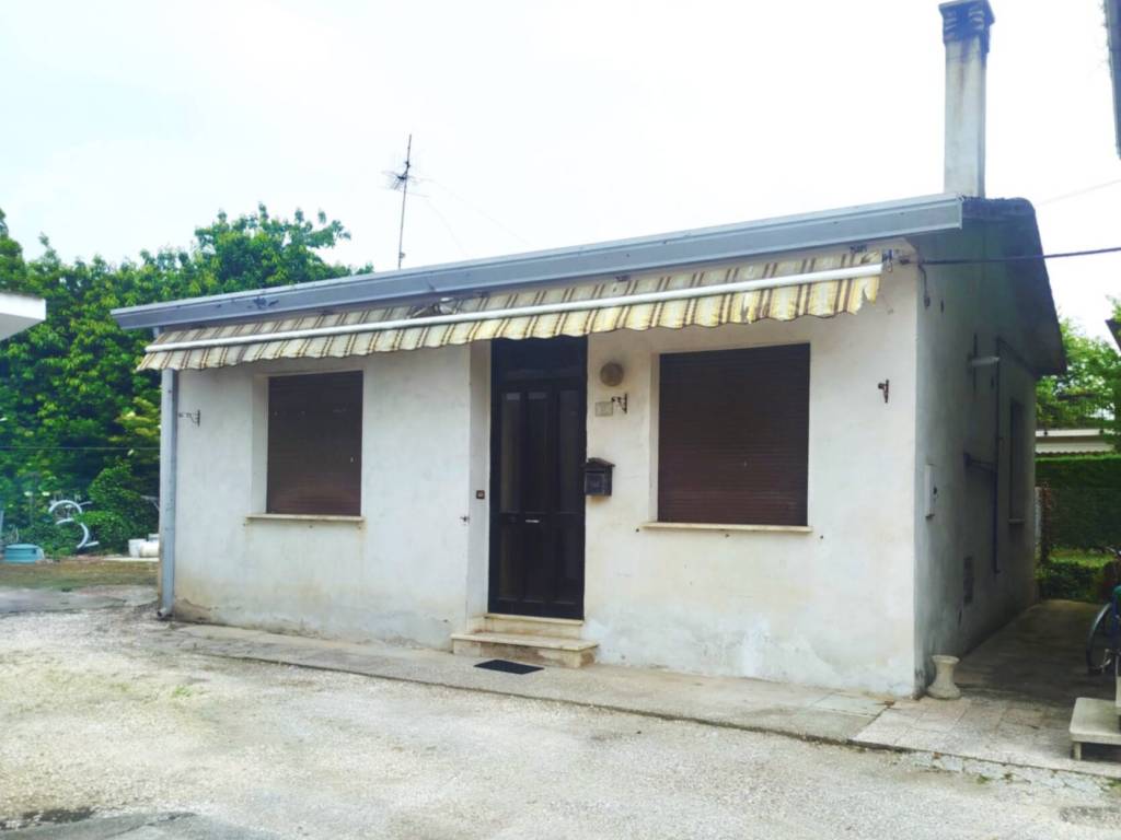 casa indipendente in vendita a Tribano