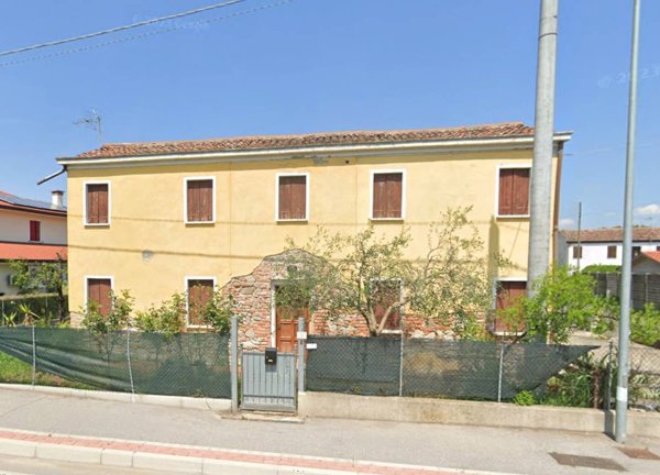 casa indipendente in vendita a Tribano