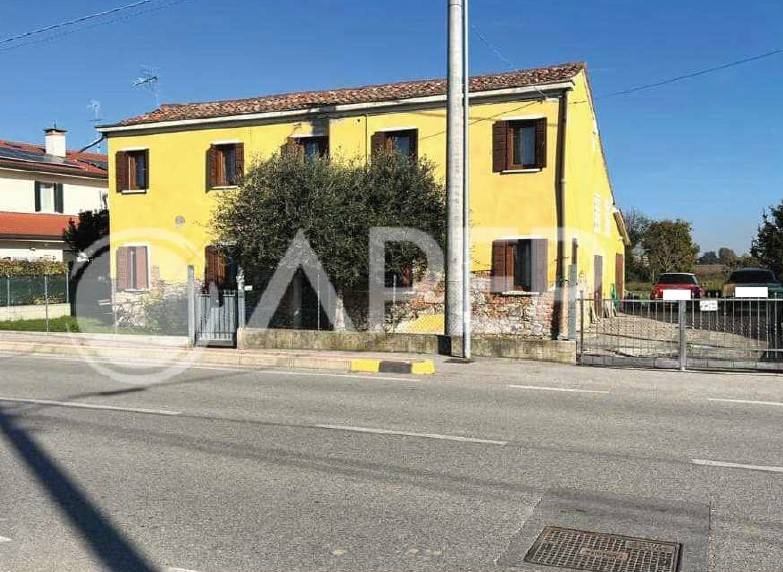casa indipendente in vendita a Tribano
