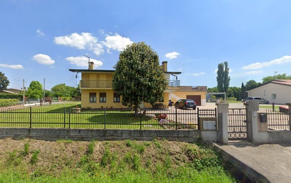 casa indipendente in vendita a Tribano